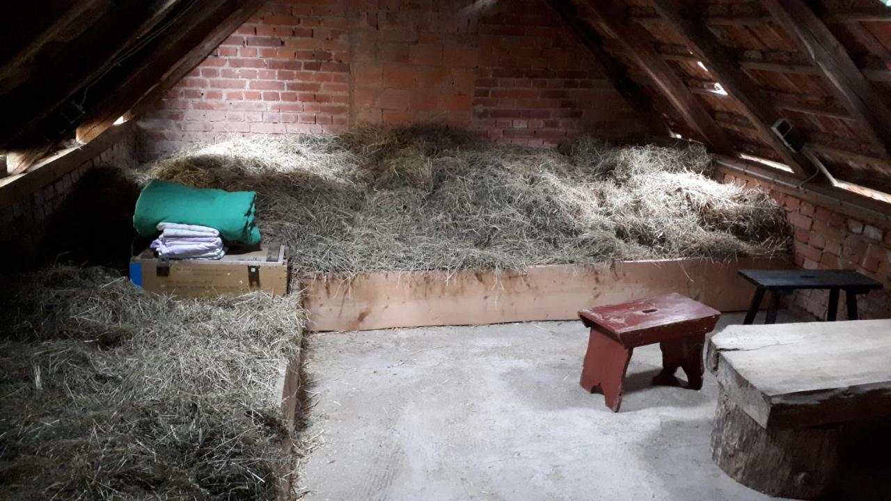 Heuhotel Farm Own Sleeping Bag Free Wifi Hausbreitenbach Exterior foto
